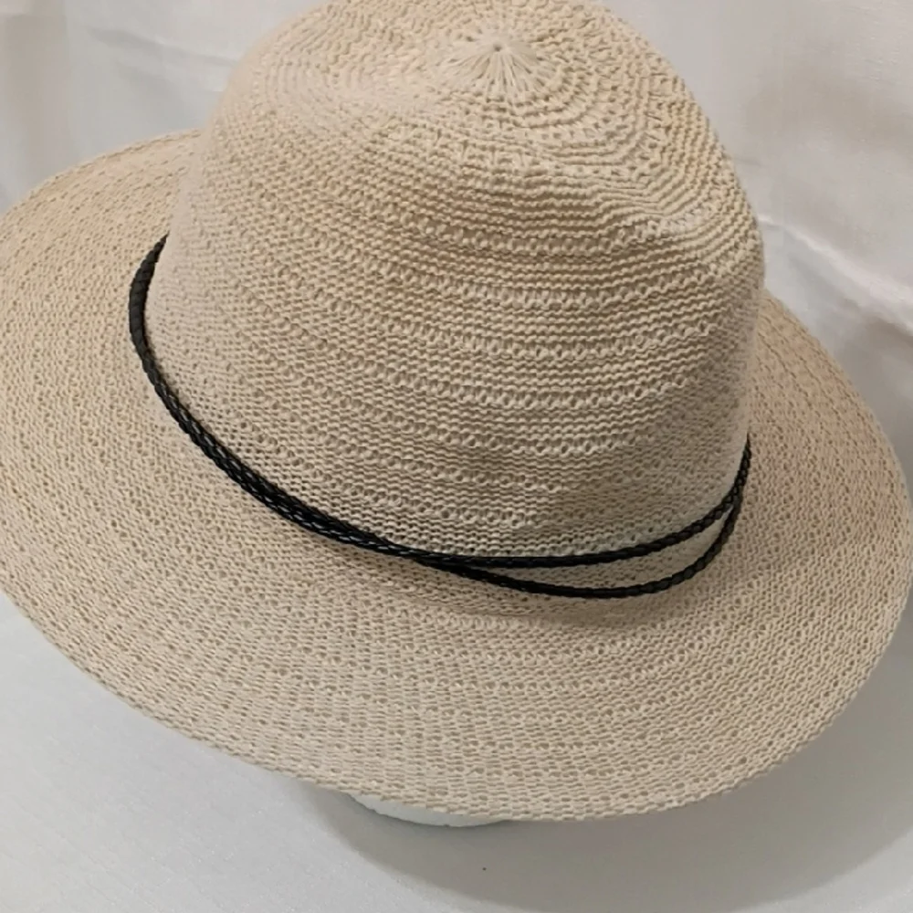 Twig & Arrow Women's Cream Wide Brim Hat with Black Accent